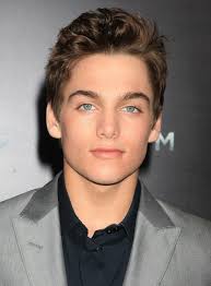 Vous avez envie de laisser pousser les cheveux de votre fils ? Idee Coiffure 1001 Idees De Coupe Pour Ado Garcon Originale Madame Tn Magazine Feminin Numero 1 Mode Beaute Shopping Lifestyle