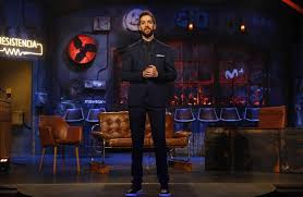 Discover and share the best gifs on tenor. La Resistencia David Broncano El Humorista Que Mas Pregunta Y Del Que Menos Se Sabe Gente Y Famosos El Pais