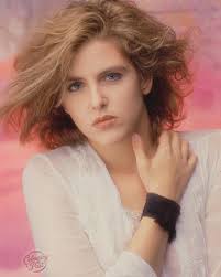 EASY: 🎭 Name this song from its Muppetized video TRICKIER: ✨ Which  real-life icon is Miss Piggy channelling? FUNNIER: 🤡 Caption this  eyeliner-heavy fairytale