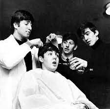 The Origin Of The Beatles Haircut Salon De Coiffure Vintage Beatles Les Beatles
