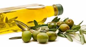 Les 5 Bienfaits De L Huile D Olive A L œil Huile D Olive Huile D Olive Cheveux Huile Essentielle Citronnelle