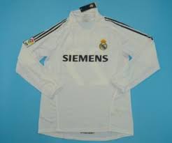 For true super fans, it's important to have the latest kit. Real Madrid 2005 06 Short Sleeve Retro Shirt Free Shipping