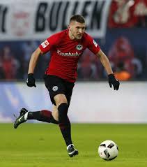 Milan kombinerede pænt og skabte også et par pæne muligheder. Ante Rebic Photostream Rb Leipzig Soccer Soccer Ball