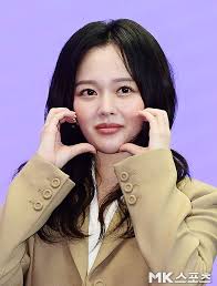 K-Grandma 'Oh Mal-soon' came back hip. Will the 70-year-old grandmother's  second spring project, "Su..