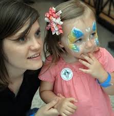 Families swarm to see singer Justin Roberts