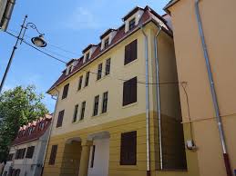 Medicii de specialitate din cadrul spitalul clinic judetean de urgenta sibiu asigură continuitatea prin linii de gardă distincte în următoarele specialităţi: Centrul De Cercetare Al Spitalului De Pediatrie Sibiu