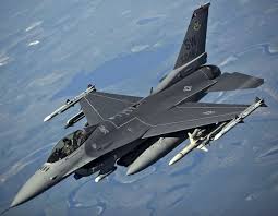 Note the uhf antenna under the air intake and the small on block 5, the gray radome was introduced, which became standard for all later fighting falcons. Stihacky F 16 Block 70 72 Pro Slovensko Fighter Jets Military Aircraft Airplane Fighter