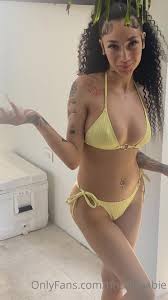 Watch online Bhad Bhabie aka Bhadbhabie OnlyFans - Playing wit some balls  on X-video
