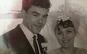 Dying pensioner wrote heartbreaking 'I love you note' to daughters while  waiting two hours for ambulance