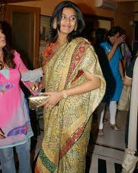 Artist sunil padwal launches his latest art works with atul kasbekar, tisca chopra, simone singh, talat aziz and numerous other celebrities, in mumbai. Pinky Reddy At Poonam Chowdhary S Tea Party At Her House Photogallery
