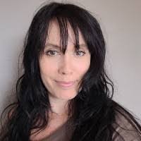 Diane Royer's Instagram, Twitter & Facebook