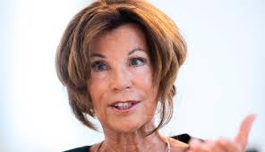 Sie war von 1990 bis 2003 generalanwältin bei der generalprokuratur beim obersten gerichtshof und von 2003 bis 2018 vizepräsidentin des verfassungsgerichtshofs. Brigitte Bierlein Topjuristin Karrierefrau Kanzlerin News At