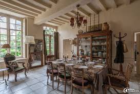 Coussin Tapisserie De La Boutique Le Bazar Des Fees A Mortagne Au Perche L Interieur De Campagne Francaise Maison Et Appartement Maison De Campagne Francaise