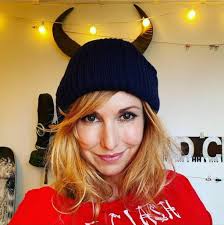 Kari Byron Mythbusters shtoi një...