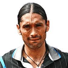 Carmen Vaeza's Instagram, Twitter & Facebook