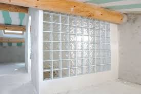 Pour Beneficier De L Eclairage Naturel Dans Une Salle De Bains Realisee Dans Des Combles Nous Avons Construit D Pave De Verre Brique En Verre Carreau De Verre