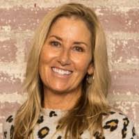 Marie Martz's Instagram, Twitter & Facebook