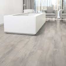 Pergo Laminate يتميز بطلاء الفينيل من السويد لفئة 33 فصل ا وظلال البلوط والرماد الشهيرة من الوكلاء الرسميين للشركة والإنتاج في روسيا ومراجعات العملاء أغطية الأرضيات 2021