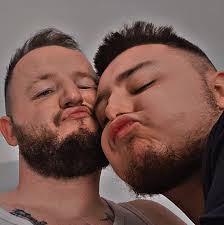 Looking for a cheap 2nd hand tumble dryer that will do until after  Christmas when I can get a new one and the one i get cheap I'll happily  gift