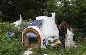 Architecture Habiter Autrement Dans Les Kerterre Article Pour Ouest France Kerterre Douche De Reve Maison Ecologique