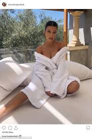 #kourtney kardashian #kourtney #kardashians #kardashian #kuwtk. Pin On Photo Inspiration
