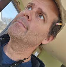 What is the unidentified object found in the front lawn near Sherkston?