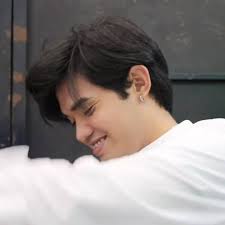 Pablo long hair era, hits diff😌