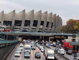 Paris saint germain ist ein französischer fussballclub der von einigen sponsoren 1970 gegründet wurde. Prinzenparkstadion Parc De Princes Paris Reisefuhrer