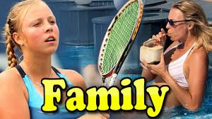 Caroline garcia family with father,mother and boyfriend 2020. Iga Swiatek Family With Father Sister And Boyfriend 2020 Youtube