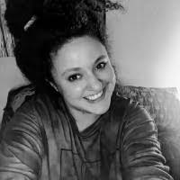 Leslie Hinton's Instagram, Twitter & Facebook