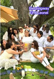 Blessingway Una ceremonia que honra a la mamá y al bebé que lleva en su  vientre. #blessingway #ceremoniaholistica #ceremoniasholisticas  #bebeencamino #momtobe #ceremoniaespiritual #tribu ...