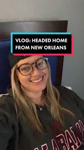 She is sleeeepy but she loves cheese dip #hobbithikers #aminutewithch...