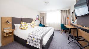 You're getting the lowest possible rate. Hotel Review Holiday Inn London Gatwick Airport Business Traveller