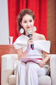 凱莉其後回到亞特蘭大再與杜普里展開第二次會議,並寫下專輯最後兩首歌曲:《我要我們在一起》與《就是這樣(英语:it's like that (mariah carey song))》。 Djå‡±èŽ‰ Home Facebook