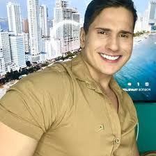 Julian Cuartas's Instagram, Twitter & Facebook