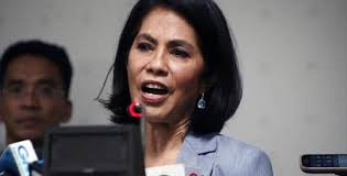 Ex-DENR chief Gina Lopez dies at 65 Published August 19, 2019 5:53am  Updated August 19, 2019 6:11am (GMA News Online) Anti-mining, environment  activist and former Environment Secretary Regina "Gina" Lopez passed away