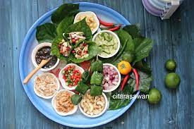 Bagi yang terasa nak makan atau mengidam untuk menikmati sajian dari negara gajah putih ni, boleh cuba resipi dari chef sue m arukin ini. Miang Kham Meang Khum Resepi Terbaik