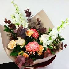 What Should You Know About Flower Delivery Service In 2020 Flower Delivery Service Flower Delivery Creative Flower Arrangements