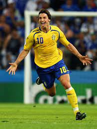 Zlatan Ibrahimovic In Greece V Sweden Group D Euro2008 Zlatan Ibrahimovic Ibrahimovic Futbol Soccer