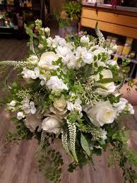 Maybe you would like to learn more about one of these? Wedding Flowers What S On Trend For Your Special Day Trends And Tips Yakimaherald Com