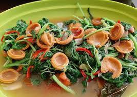 Sayur bayam segar apalagi di sajikan waktu siang dan ditemani sambal yang pedas. Resep Tumis Bayam Sosis Oleh Adindari Cookpad