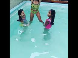 Tive que dar cada salto diferente do outro Desafio Piscina Com Minhas Amigas 3gp Mp4 Mp3 Flv Indir