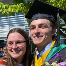 Are you missing 2 huskies found near Hedgegath?