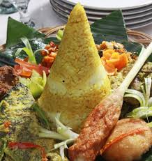 Beberapa di antaranya bahkan terkenal sampai mancanegara karena kelezatannya. Ini Dia 30 Ikon Kuliner Tradisional Indonesia