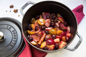 Cocotte De Fruits Aux Epices Par Staub Recette Alimentation Cocotte Staub Fruits