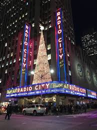 Iconic Things You Cannot Miss In Nyc New York Christmas New York Broadway New York City Guide