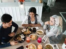 Riset Hangout Bareng Teman 2 Kali Seminggu Baik Untuk Kesehatan Mental