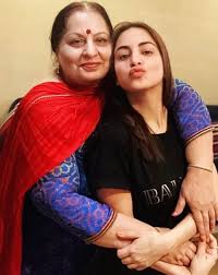 Kundali Bhagya Cast Preeta Arora S Real Name Age Height Family Husband Biography In 2020 Shraddha arya aka preeta arora kundali bhagya serial sangeet performance also tribute sridevi. kundali bhagya cast preeta arora s real