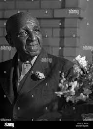 George Washington Carver (1864 - 5. Januar 1943) War Ein  Afrikanisch-Amerikanischer Wissenschaftler, Botaniker, Pädagoge Und Erfinder  In Die Sklaverei Hineingeboren. Im Jahre 1891 Besuchte Und Studierte  Botanik An Der Iowa State Agricultural