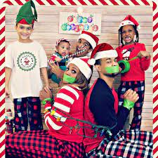 Christmas Family Pictures Funny Christmas Pictures Christmas Card Pictures Family Christmas Card Photos